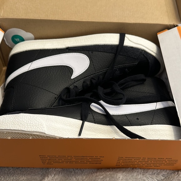 Nike Blazer Mid ‘77 Vintage Black and White Size 9.5 - Picture 2 of 7